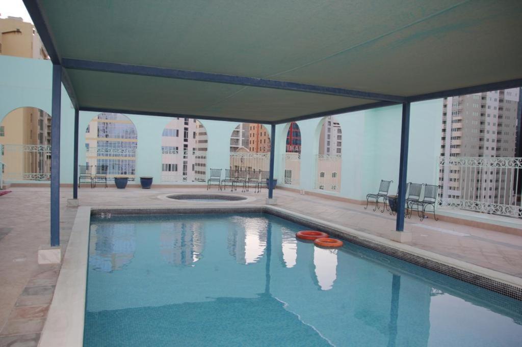 Blue Horizon Suites Manama Exterior photo